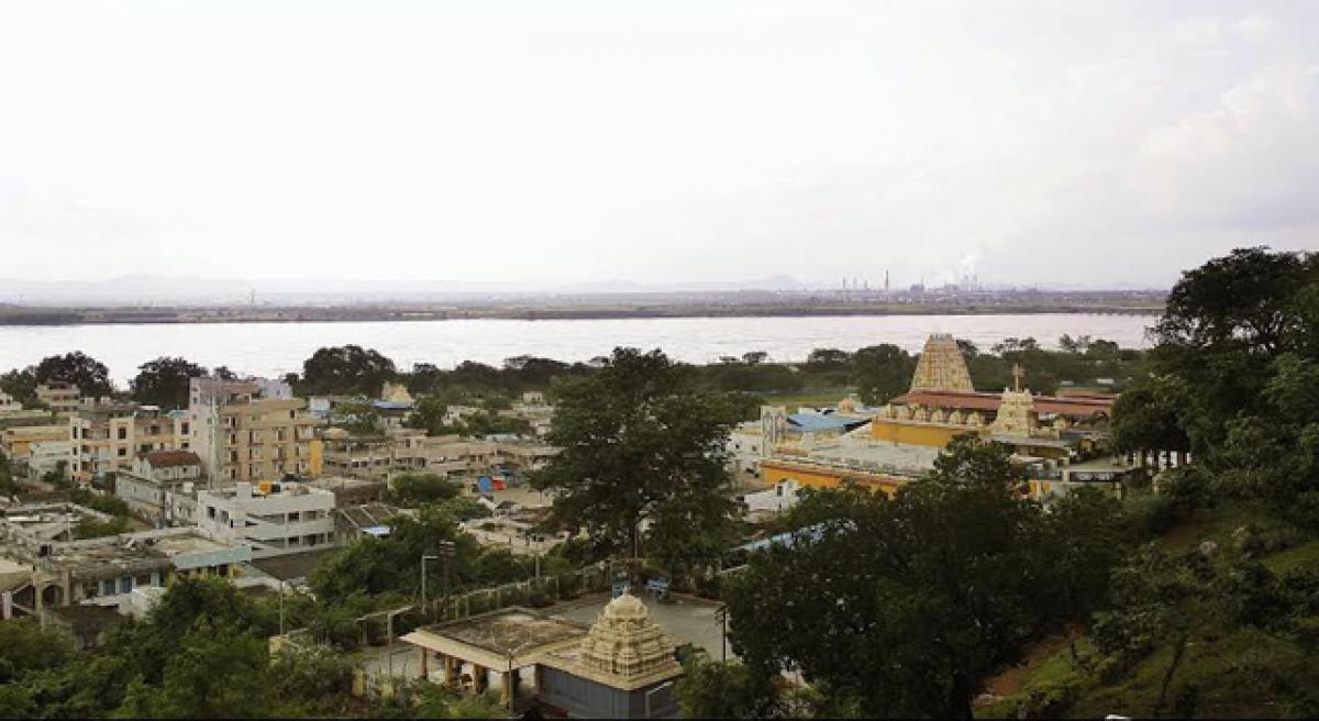 Flood recedes at Bhadrachalam.